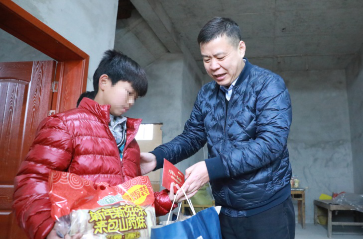 新棉衣温暖孝顺好少年——“大爱中环 情暖阜阳”第九季暖冬行动第二站